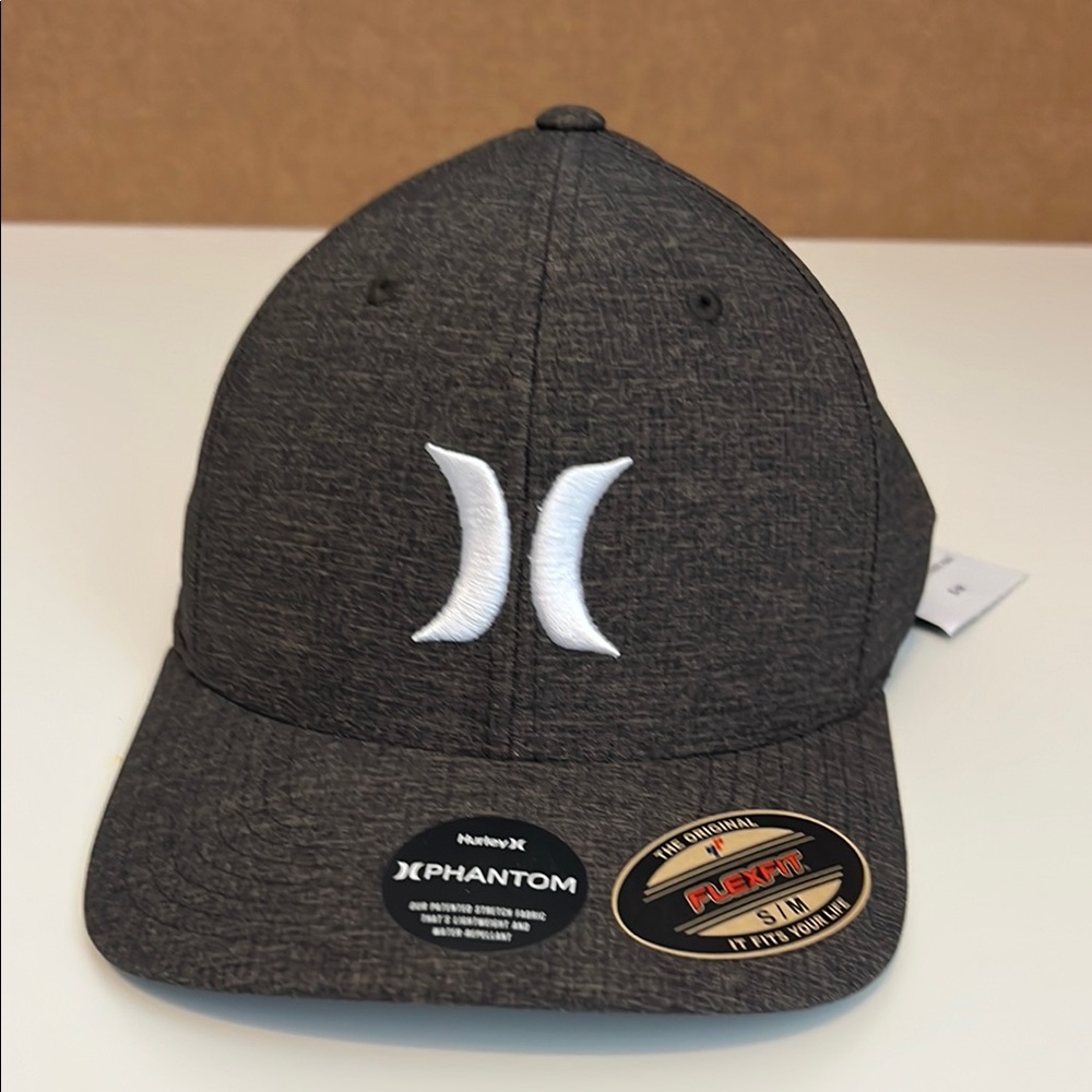 Hurley Phantom Flexfit Hat in Charcoal